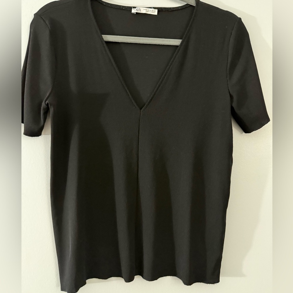 Zara Black Short Sleeve V-Neck Top